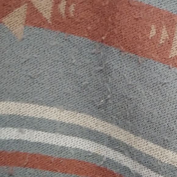 Aztec design large scarf - Picture 3 of 3